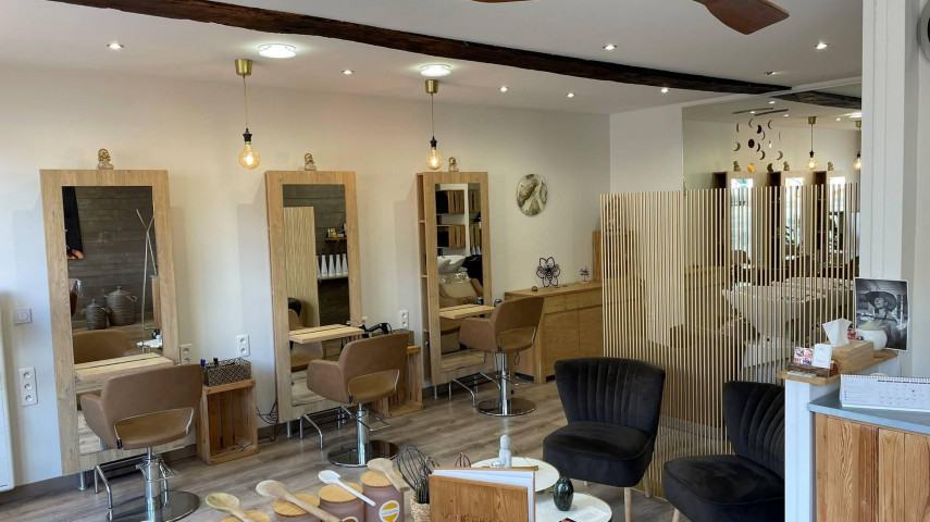 Joli salon de coiffure à reprendre - Rhône Nord - Beaujolais (69)